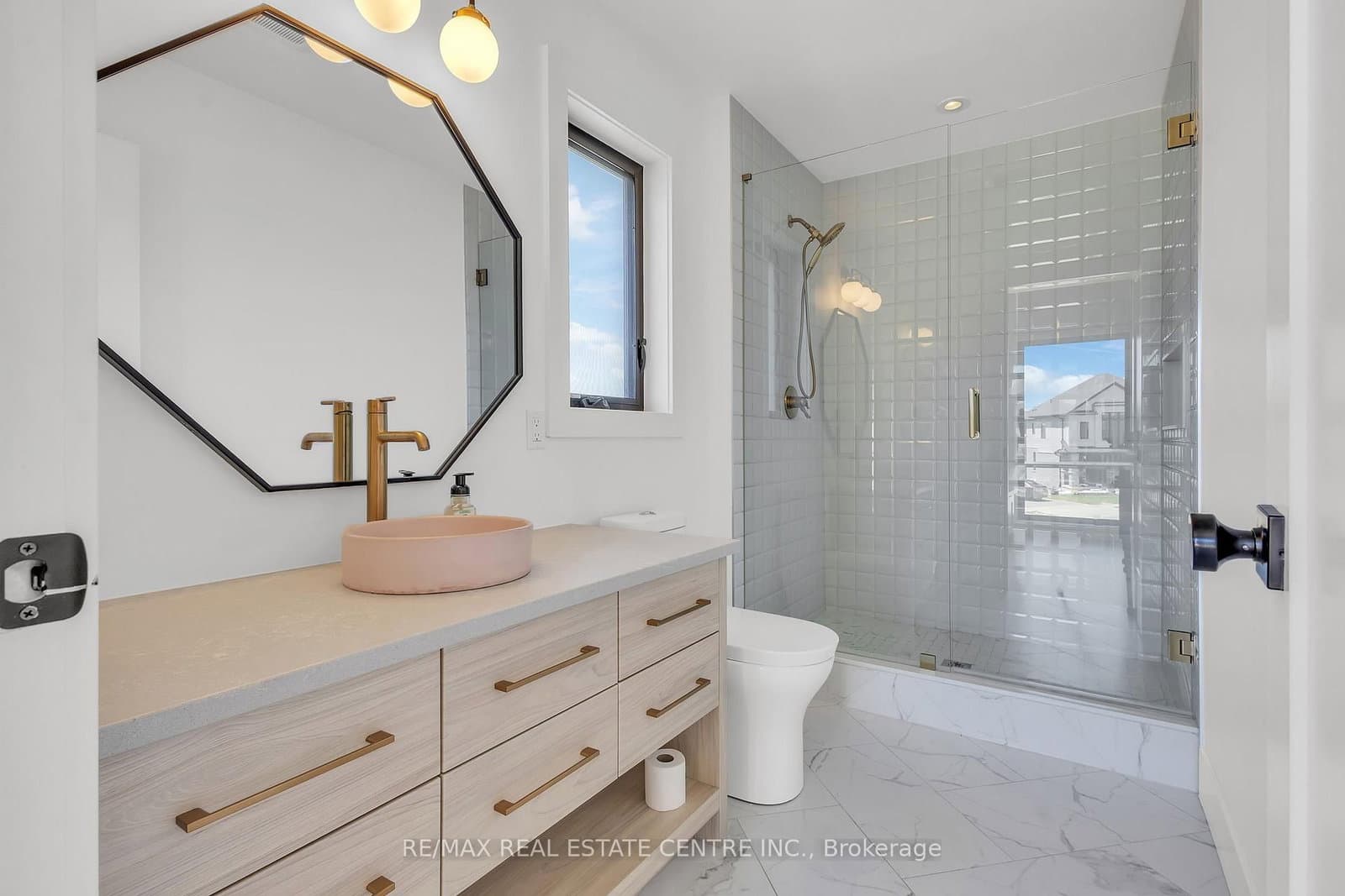 920 Thomas Pedder Court thumbnail 36