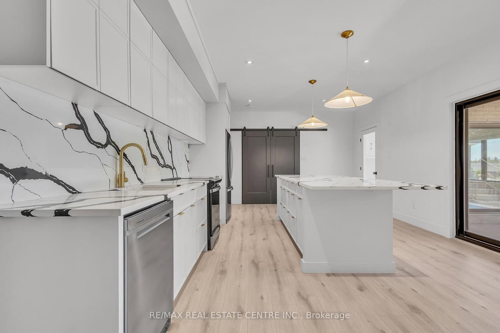 920 Thomas Pedder Court thumbnail 42