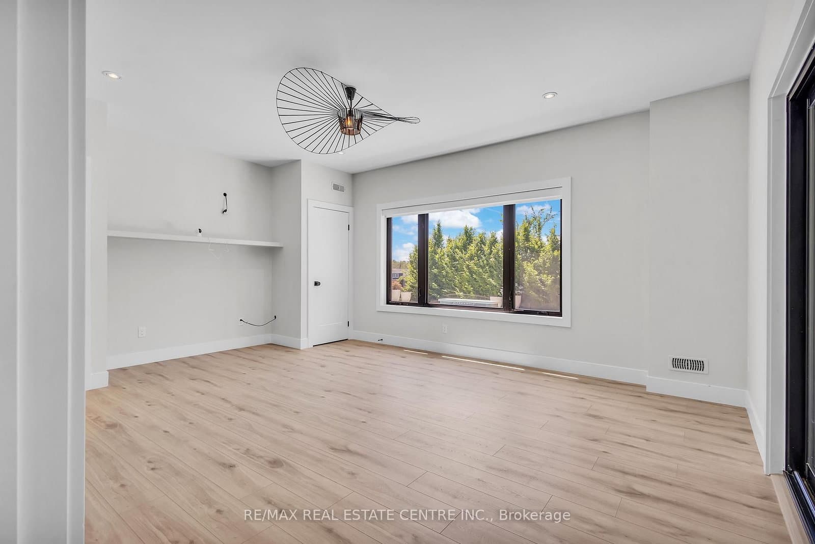 920 Thomas Pedder Court thumbnail 45