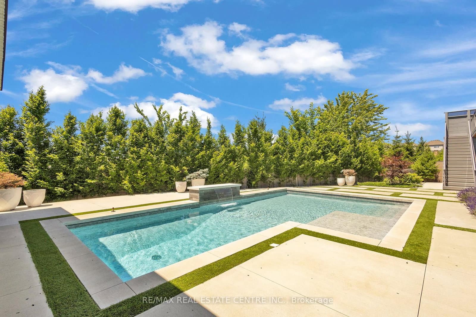 920 Thomas Pedder Court thumbnail 49