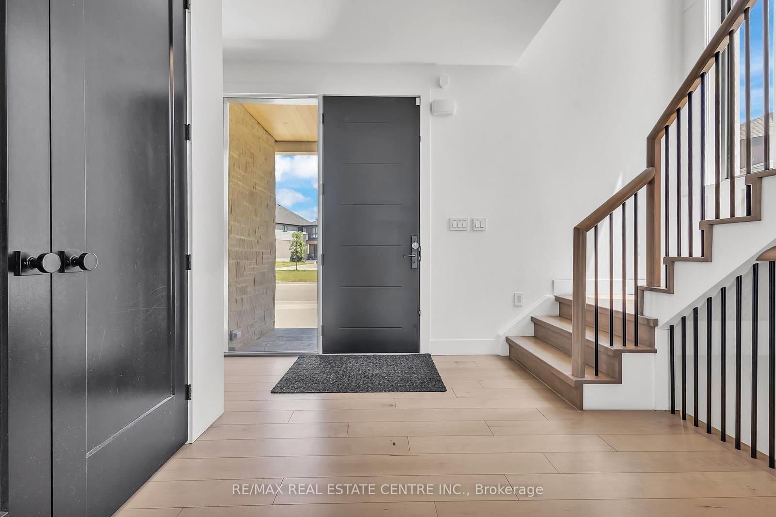920 Thomas Pedder Court thumbnail 5