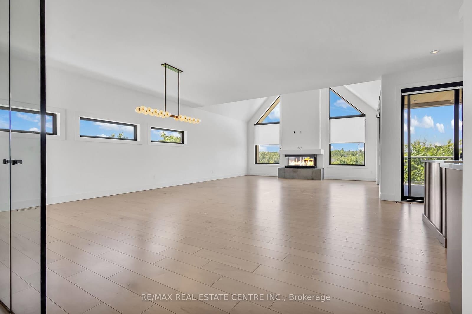 920 Thomas Pedder Court thumbnail 8