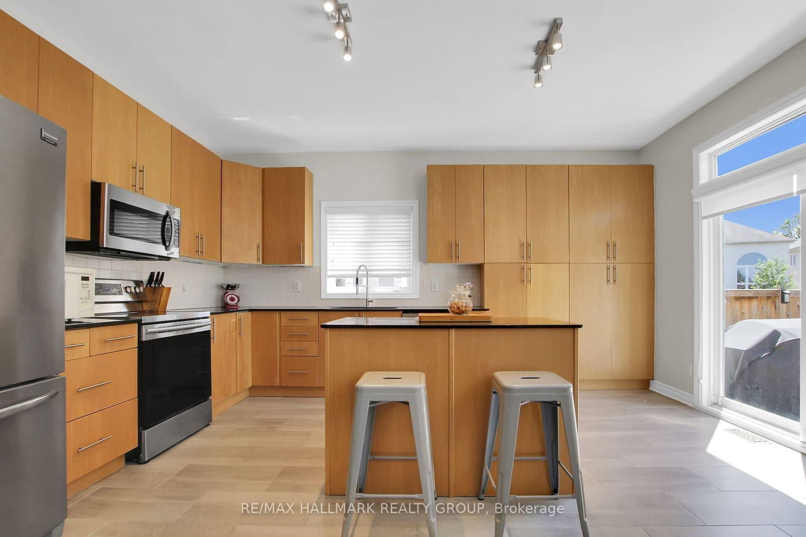 104 Strathcarron Crescent thumbnail 22
