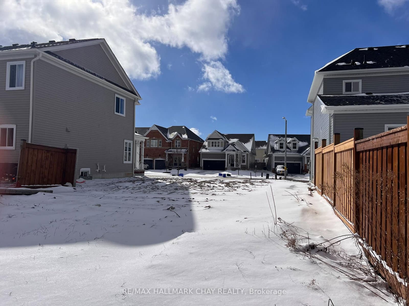 837 O'Reilly Crescent thumbnail 6