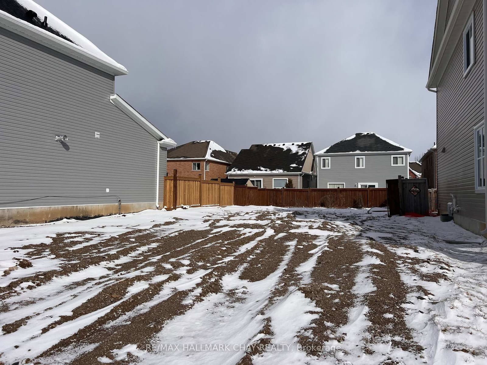837 O'Reilly Crescent thumbnail 8