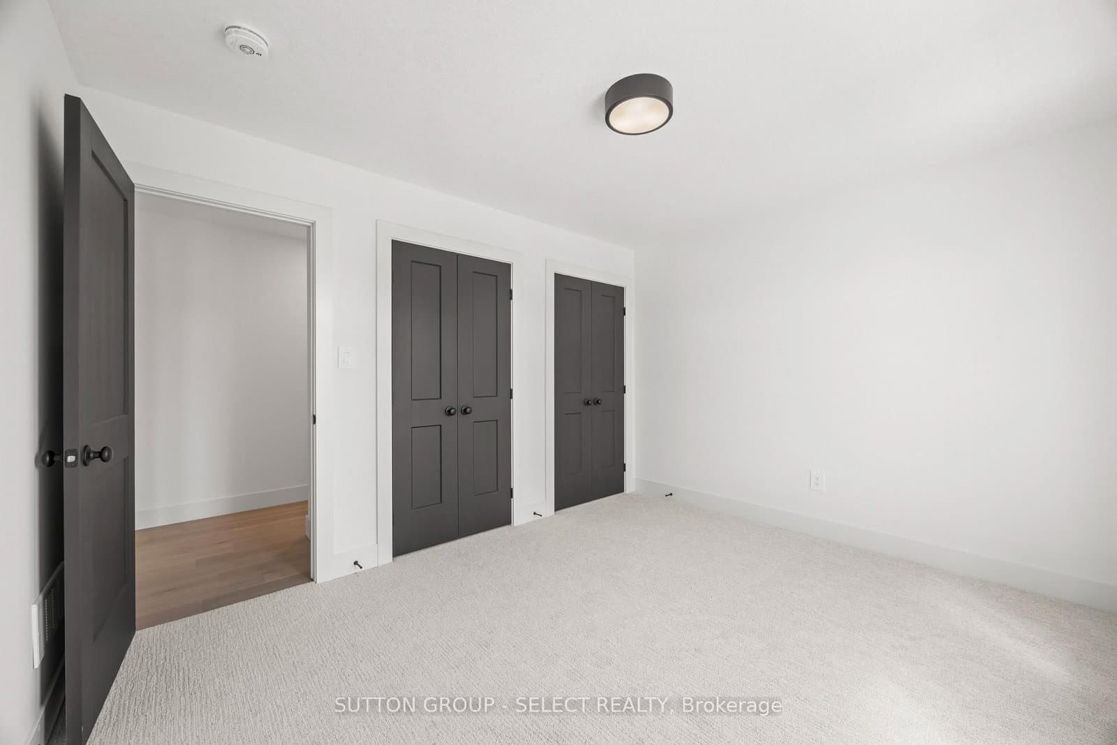 1906 Fountain Grass Drive thumbnail 36
