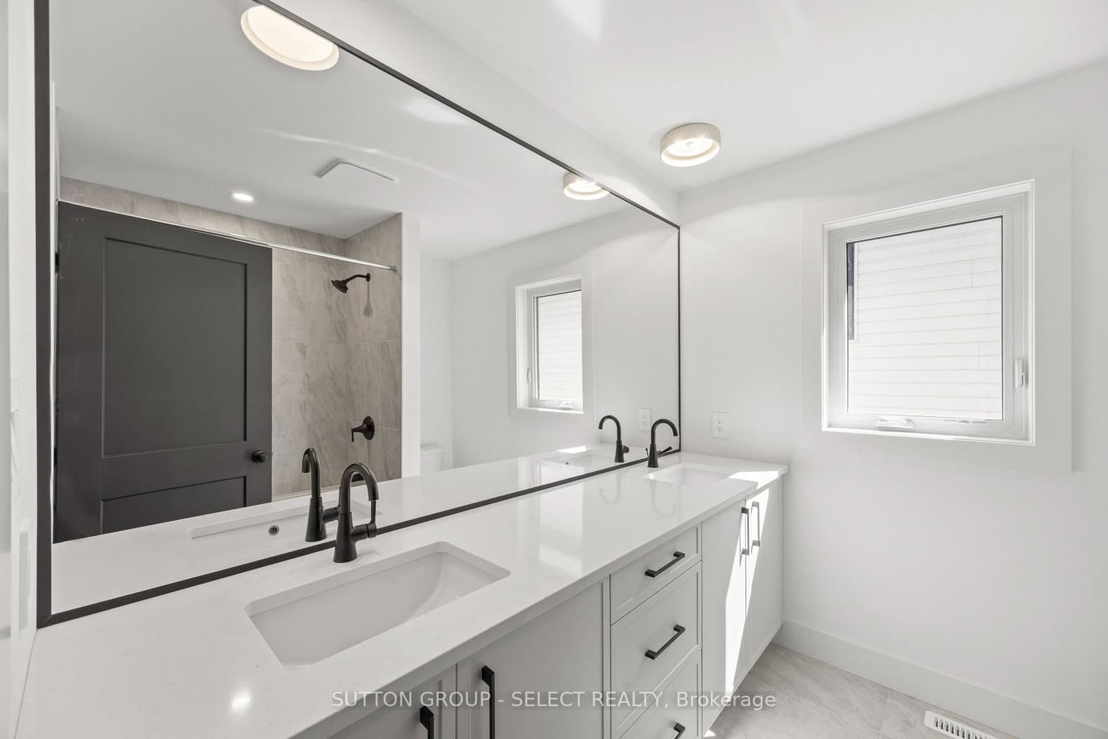 1906 Fountain Grass Drive thumbnail 39