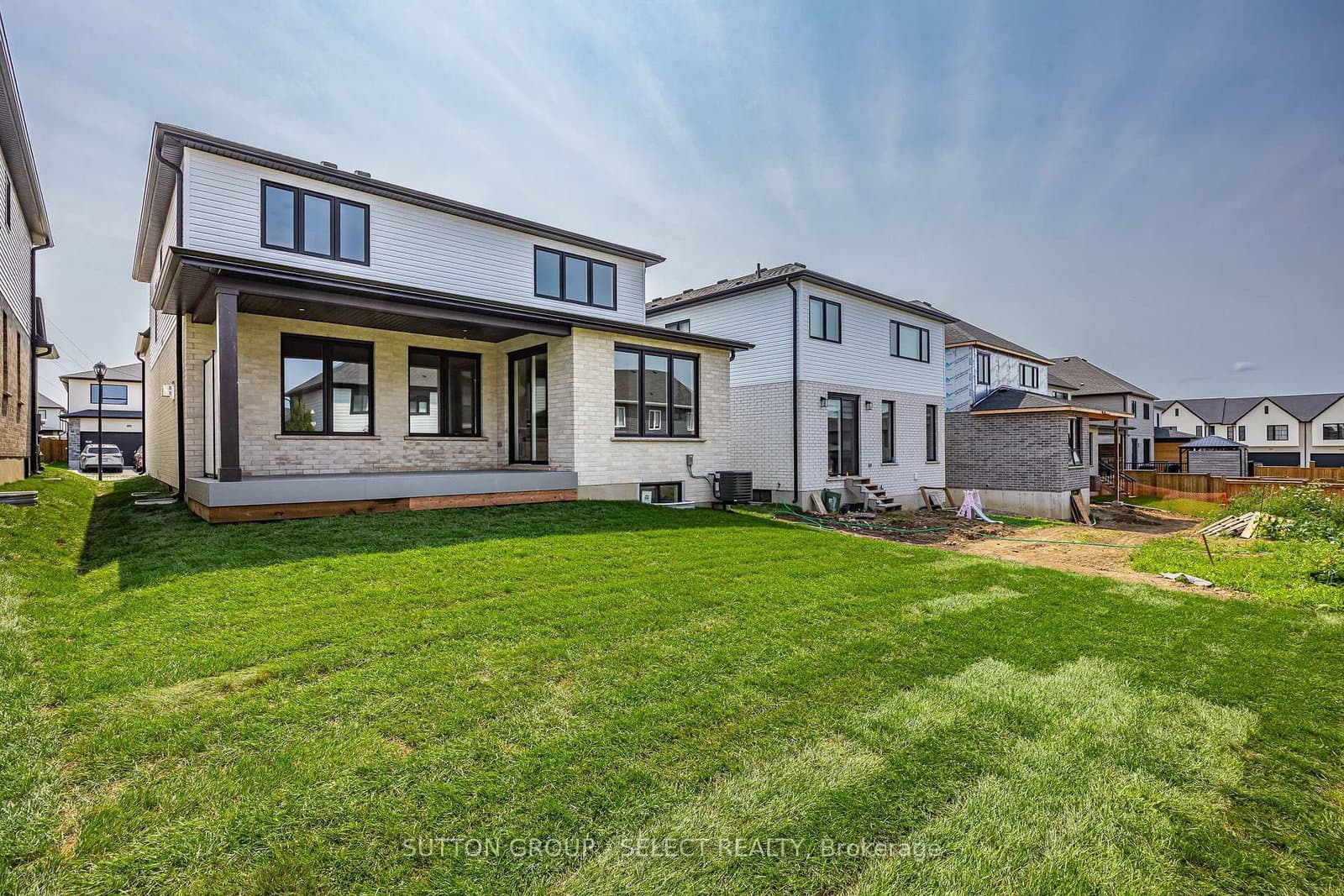 1906 Fountain Grass Drive thumbnail 45