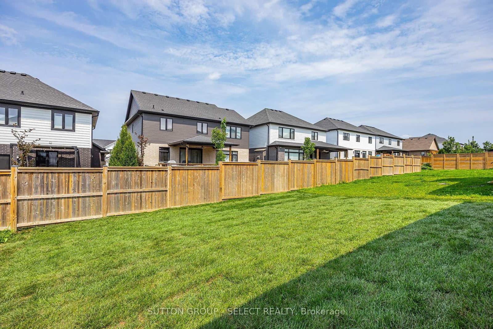 1906 Fountain Grass Drive thumbnail 47