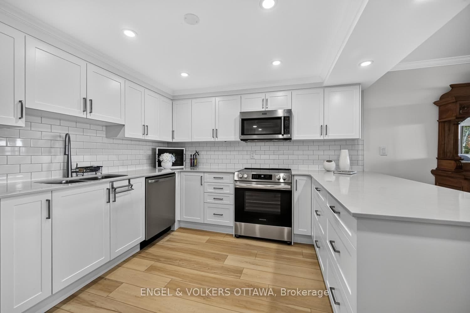 55 Water Street E, Unit 110 thumbnail 9