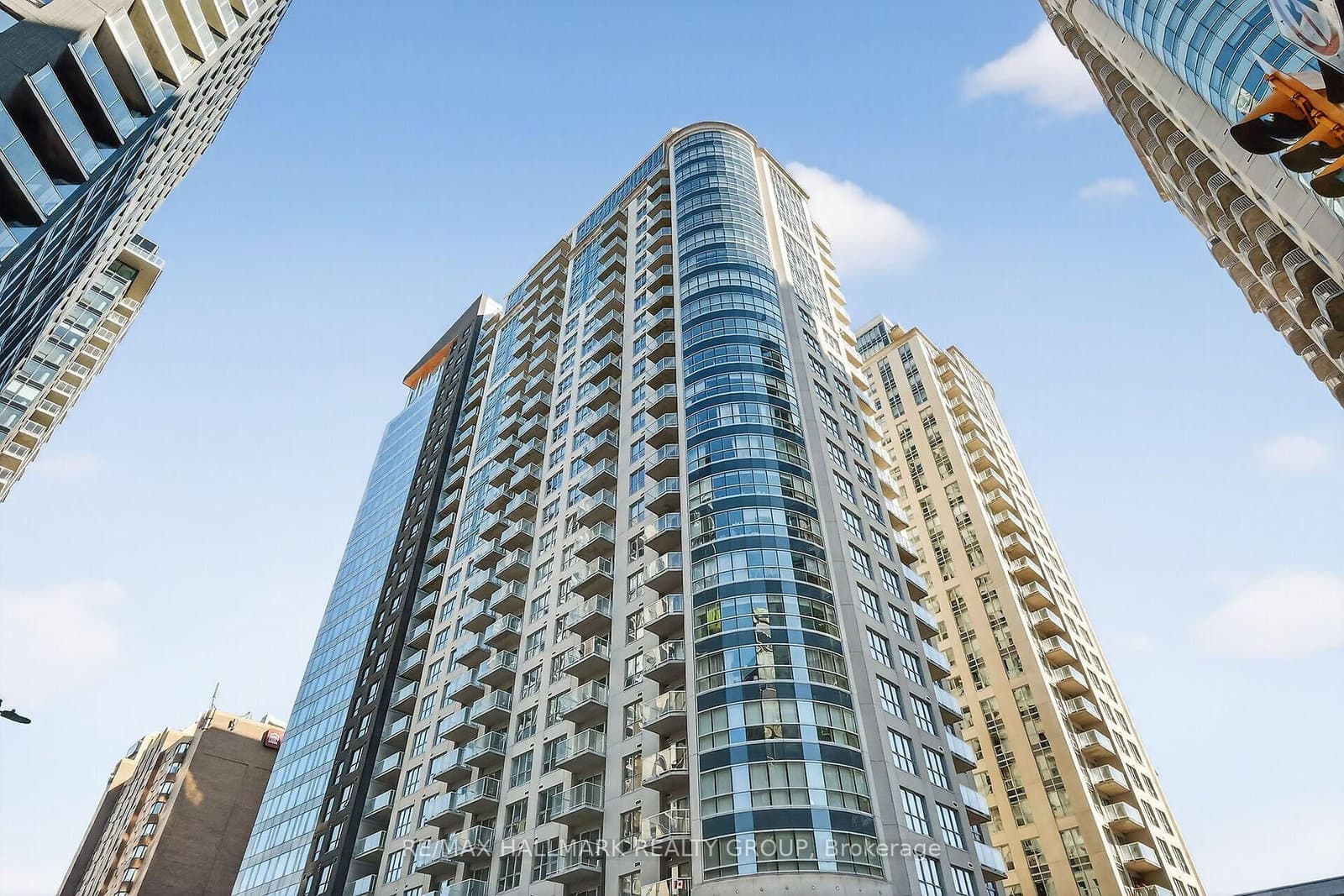 #1501 - 242 Rideau Street