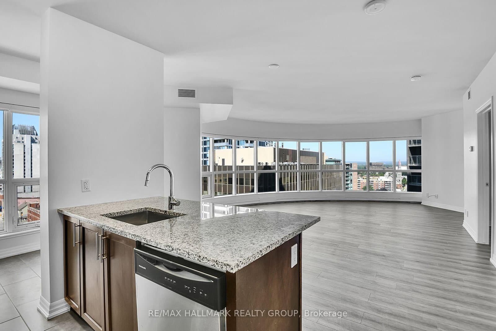 242 Rideau Street, Unit 1501 thumbnail 14