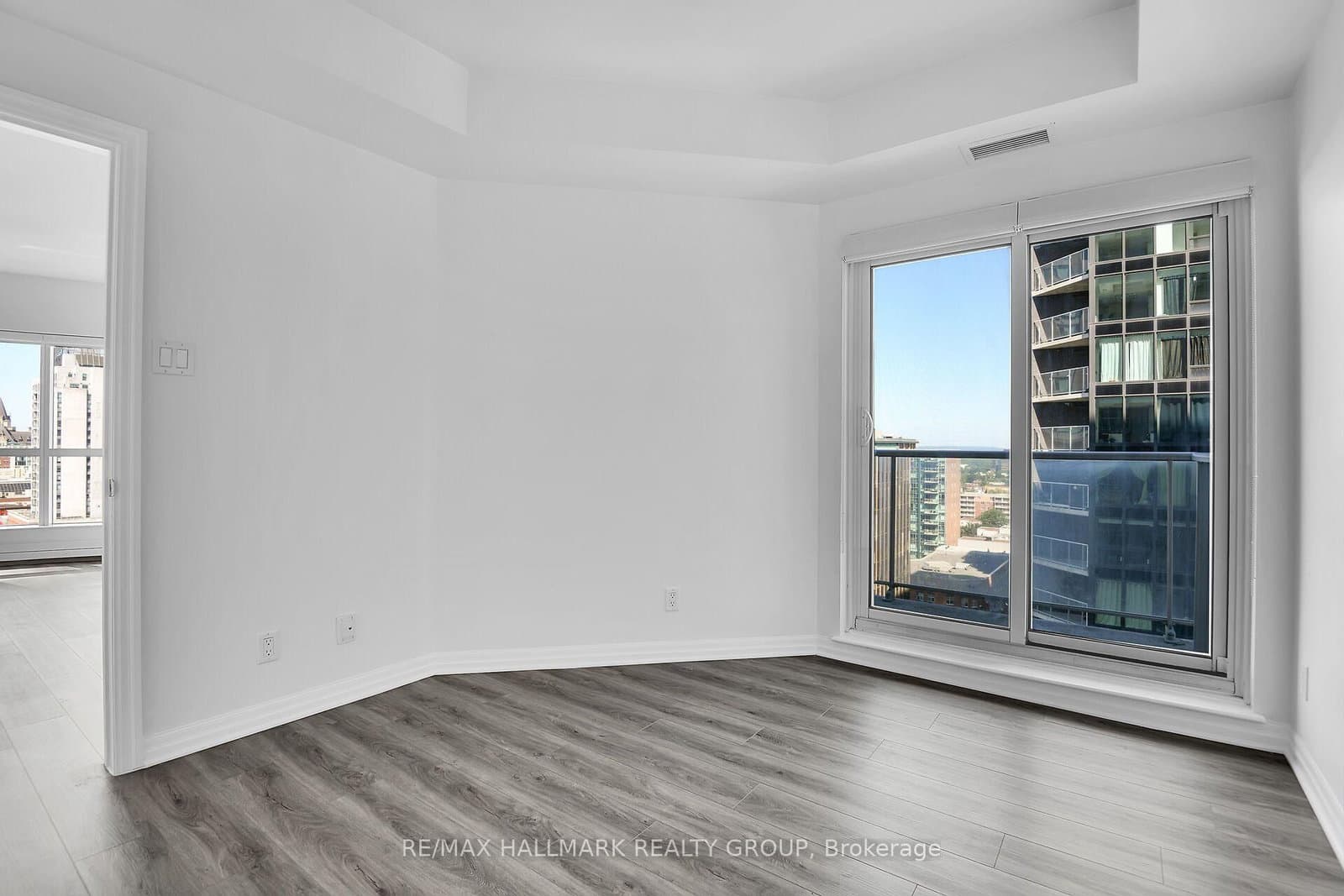 242 Rideau Street, Unit 1501 thumbnail 32