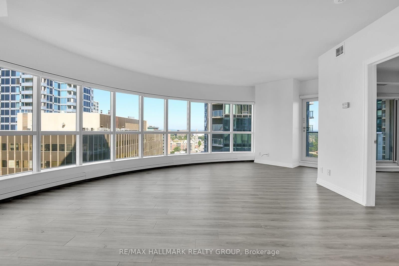 242 Rideau Street, Unit 1501 thumbnail 7