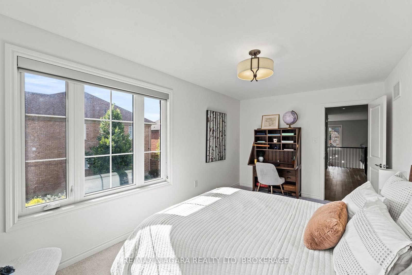 130 John Street W thumbnail 21