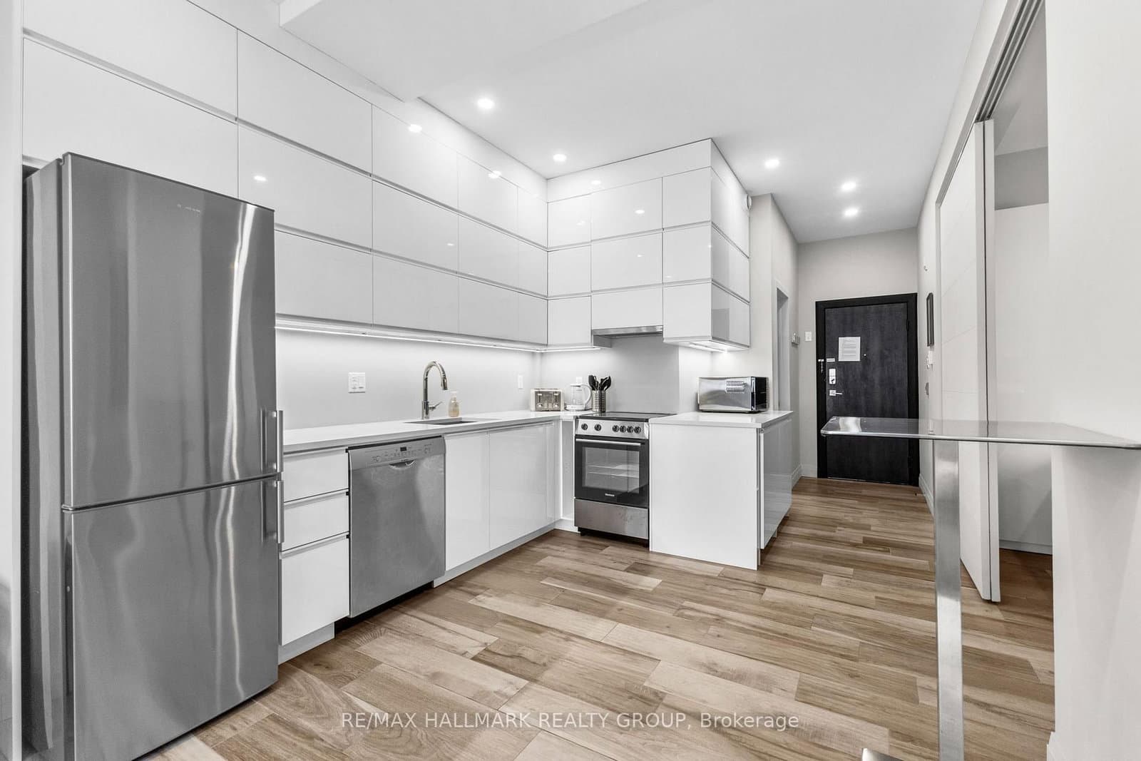 201 Maclaren Street, Unit 2 thumbnail 4