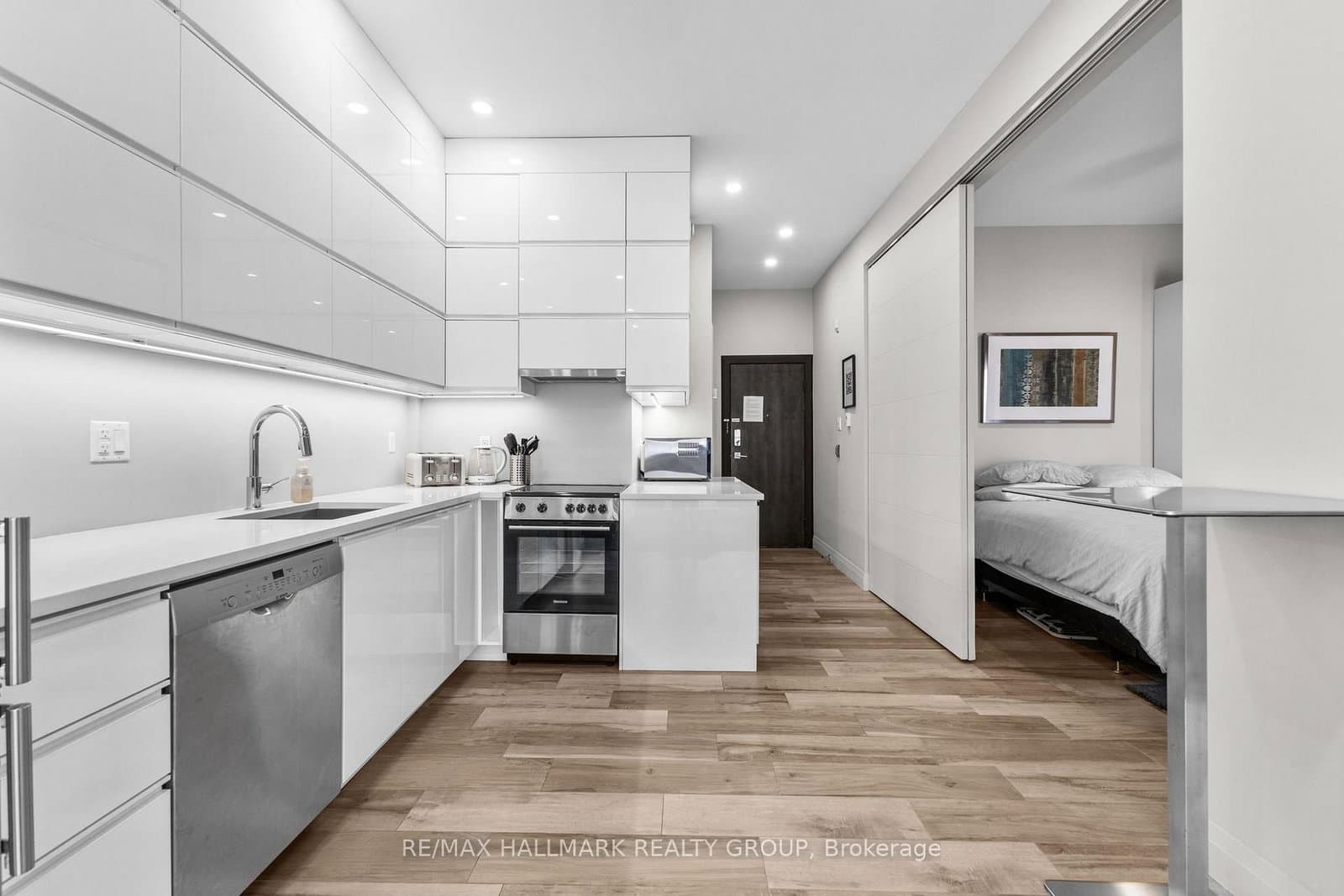 201 Maclaren Street, Unit 2 thumbnail 5