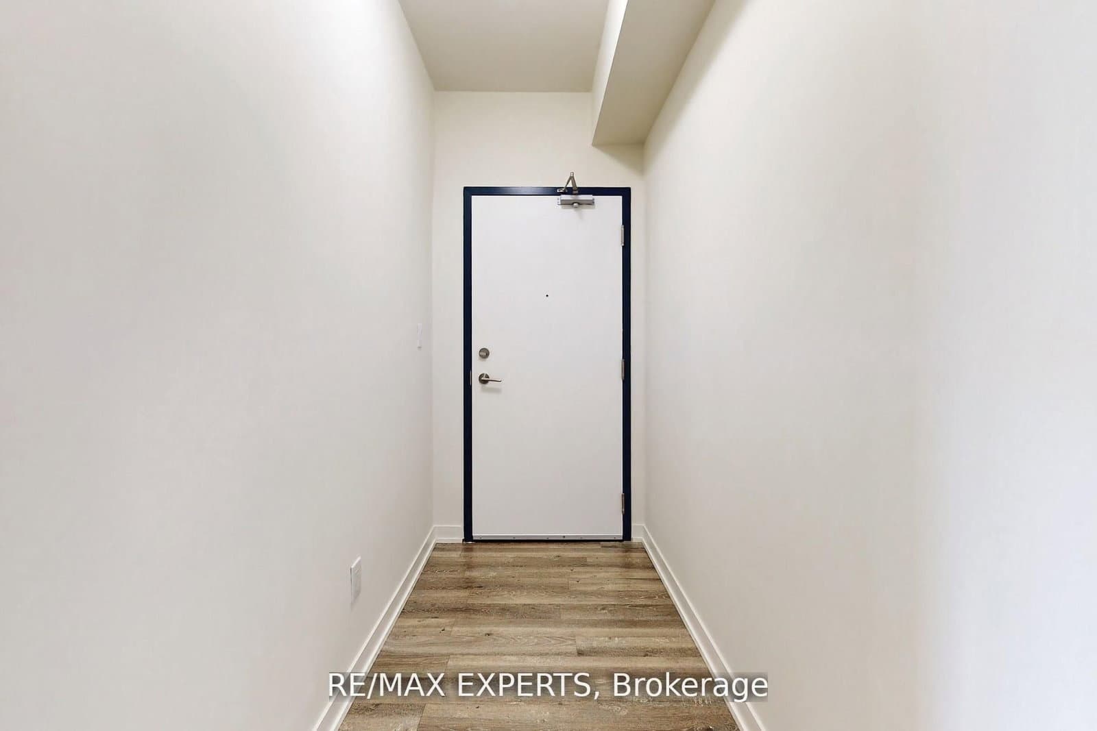128 King Street N, Unit 1604 thumbnail 10