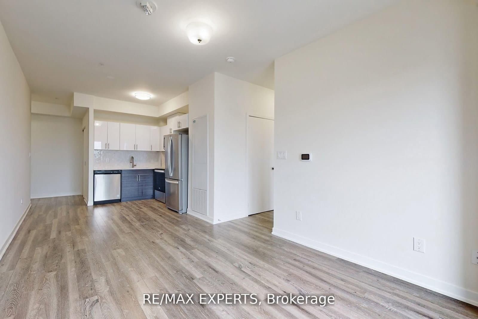 128 King Street N, Unit 1604 thumbnail 13