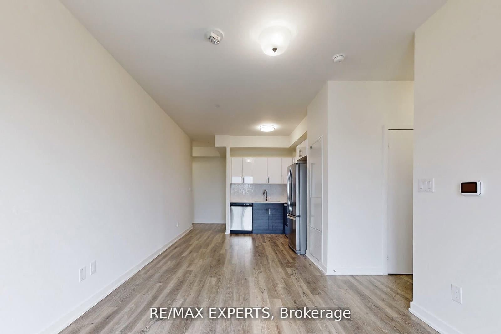 128 King Street N, Unit 1604 thumbnail 14