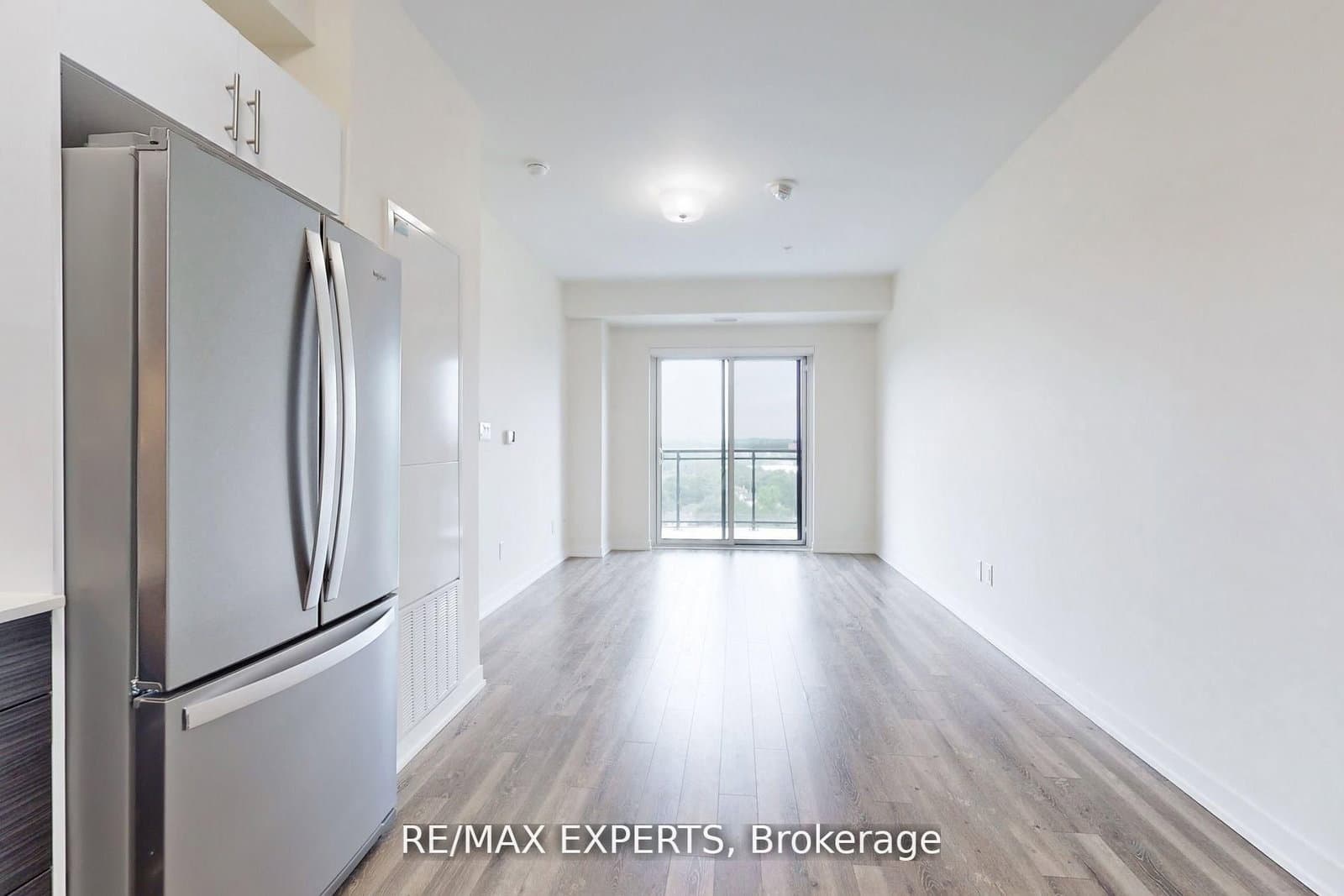 128 King Street N, Unit 1604 thumbnail 18