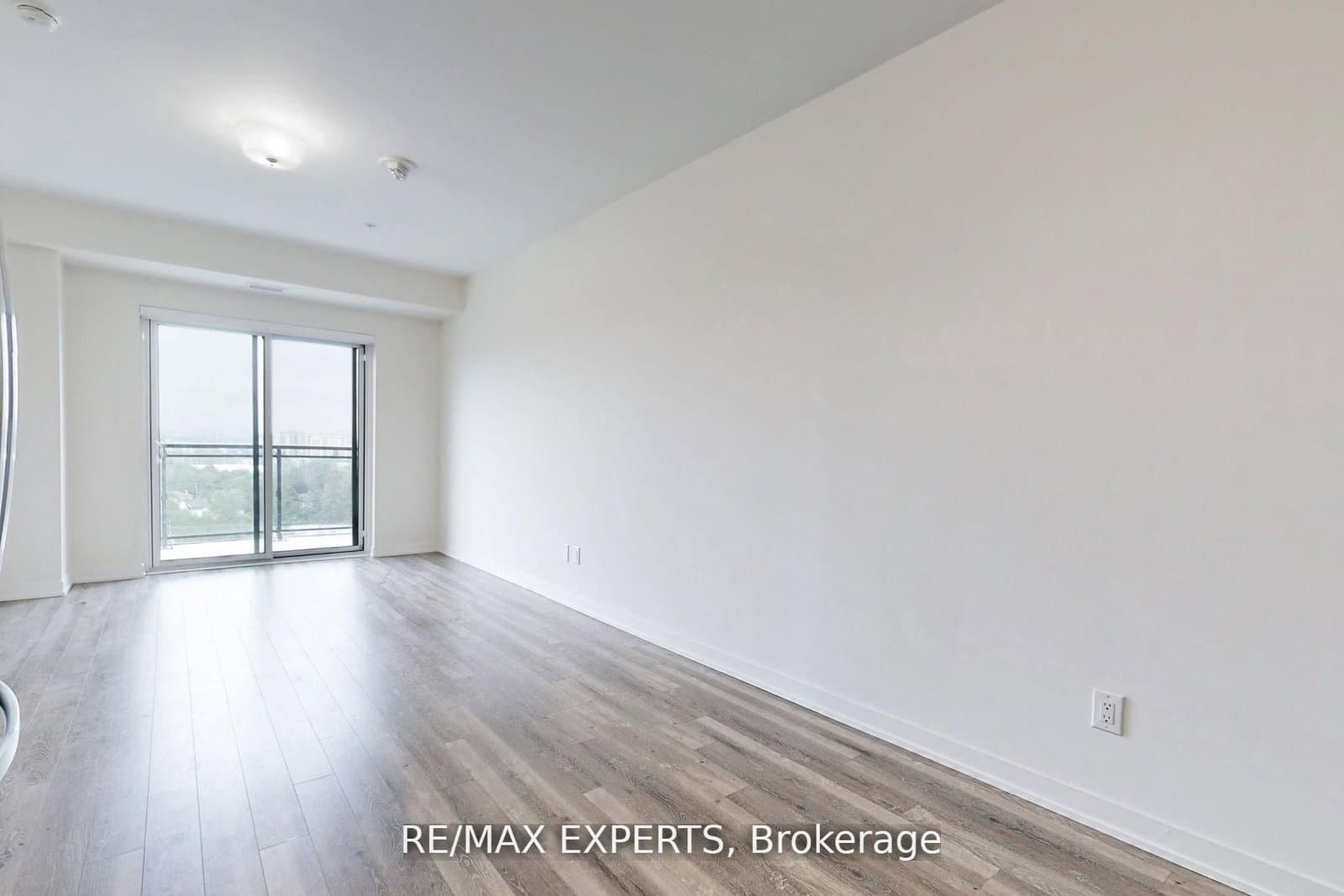 128 King Street N, Unit 1604 thumbnail 19