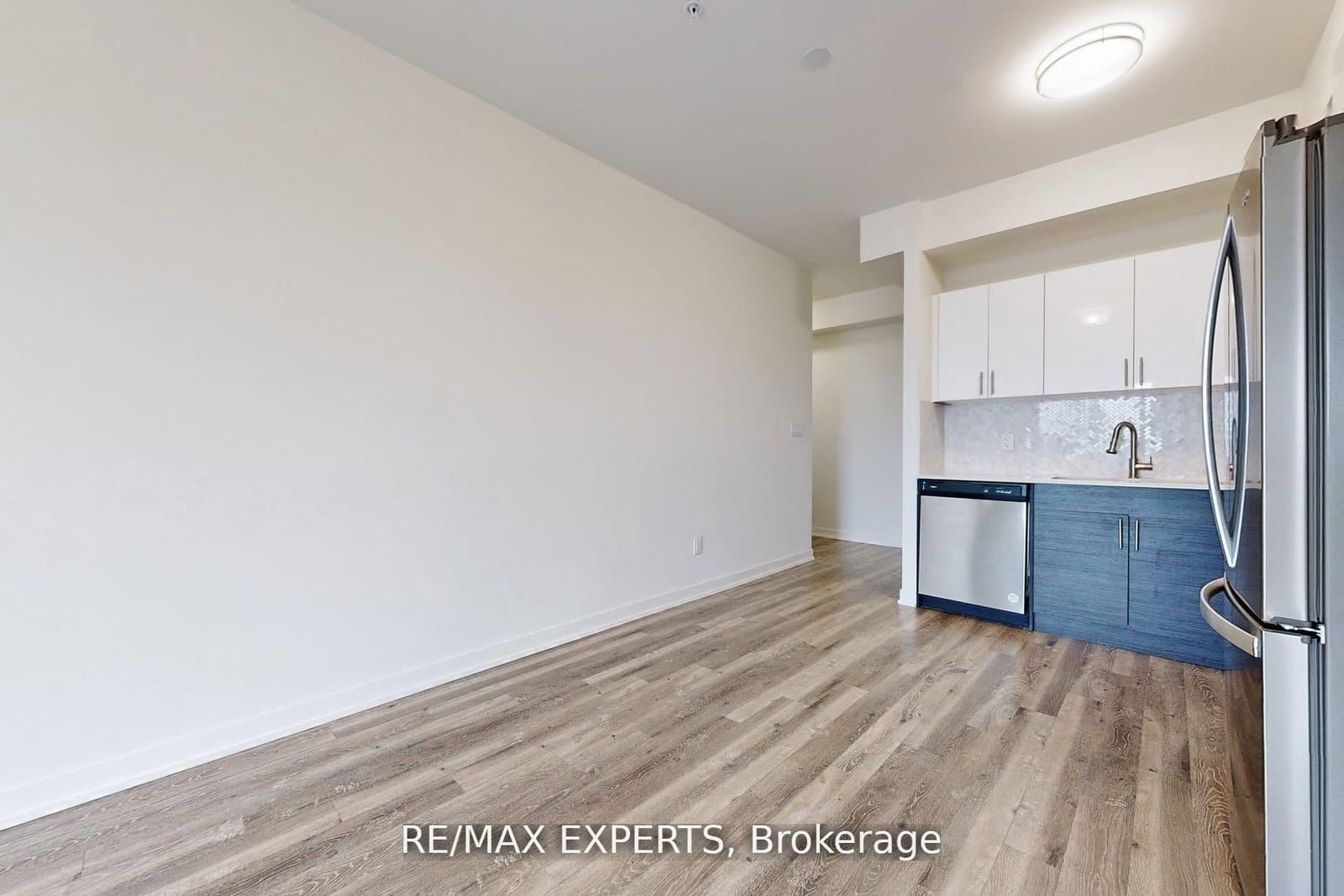 128 King Street N, Unit 1604 thumbnail 20