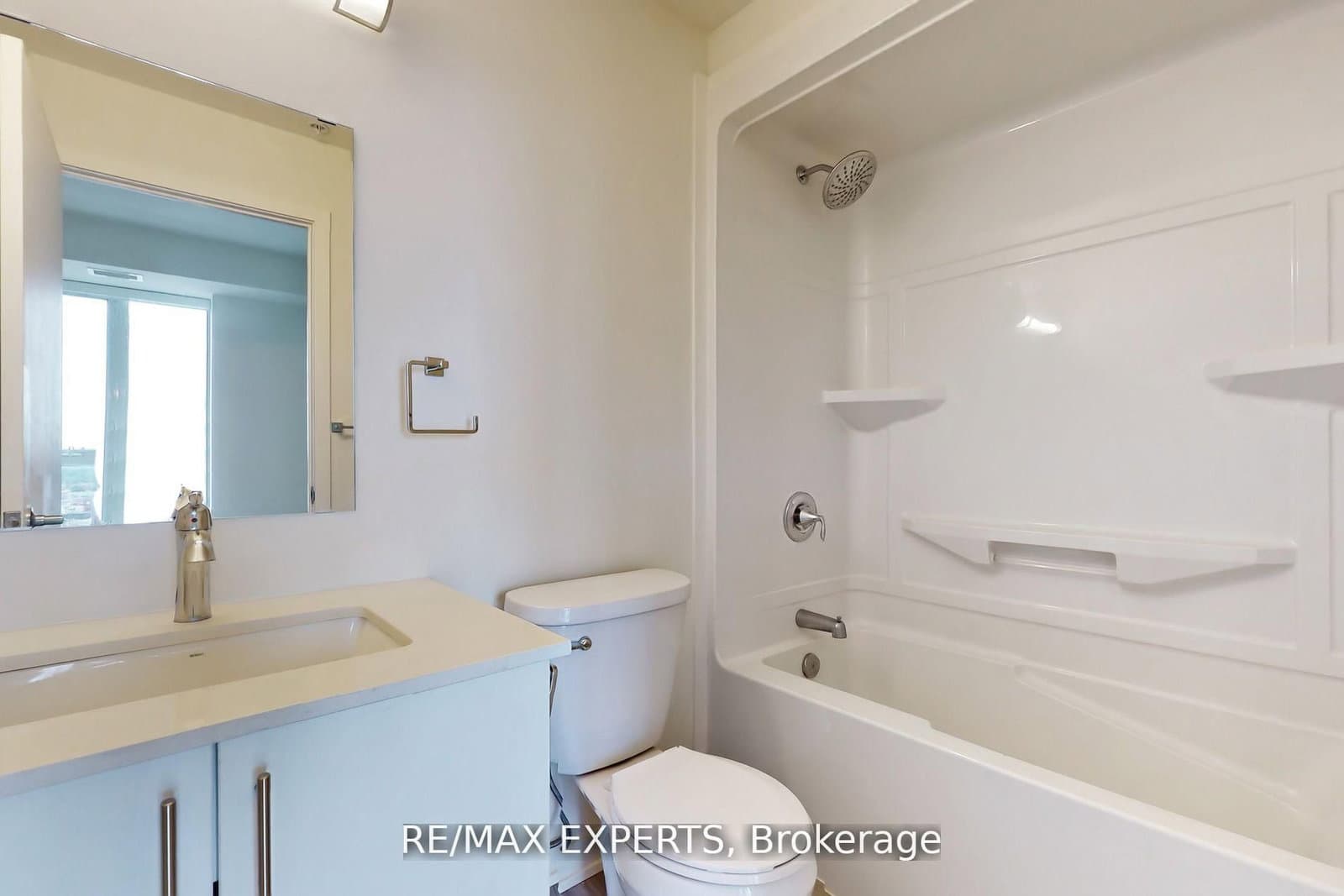 128 King Street N, Unit 1604 thumbnail 26