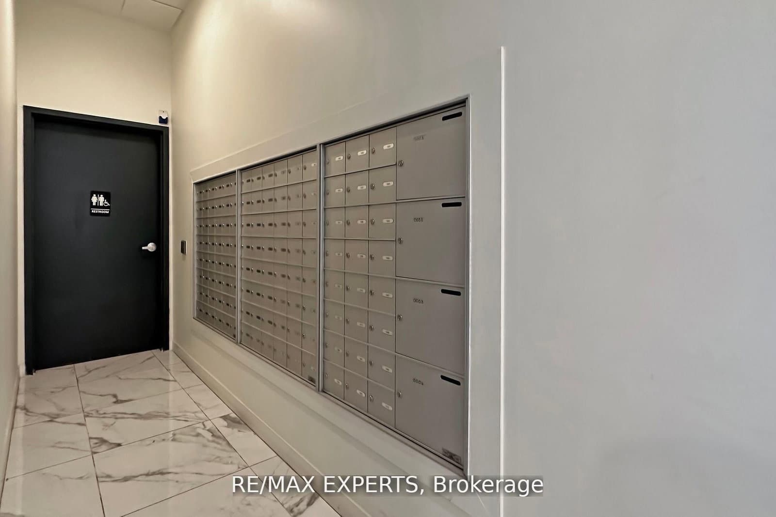128 King Street N, Unit 1604 thumbnail 32