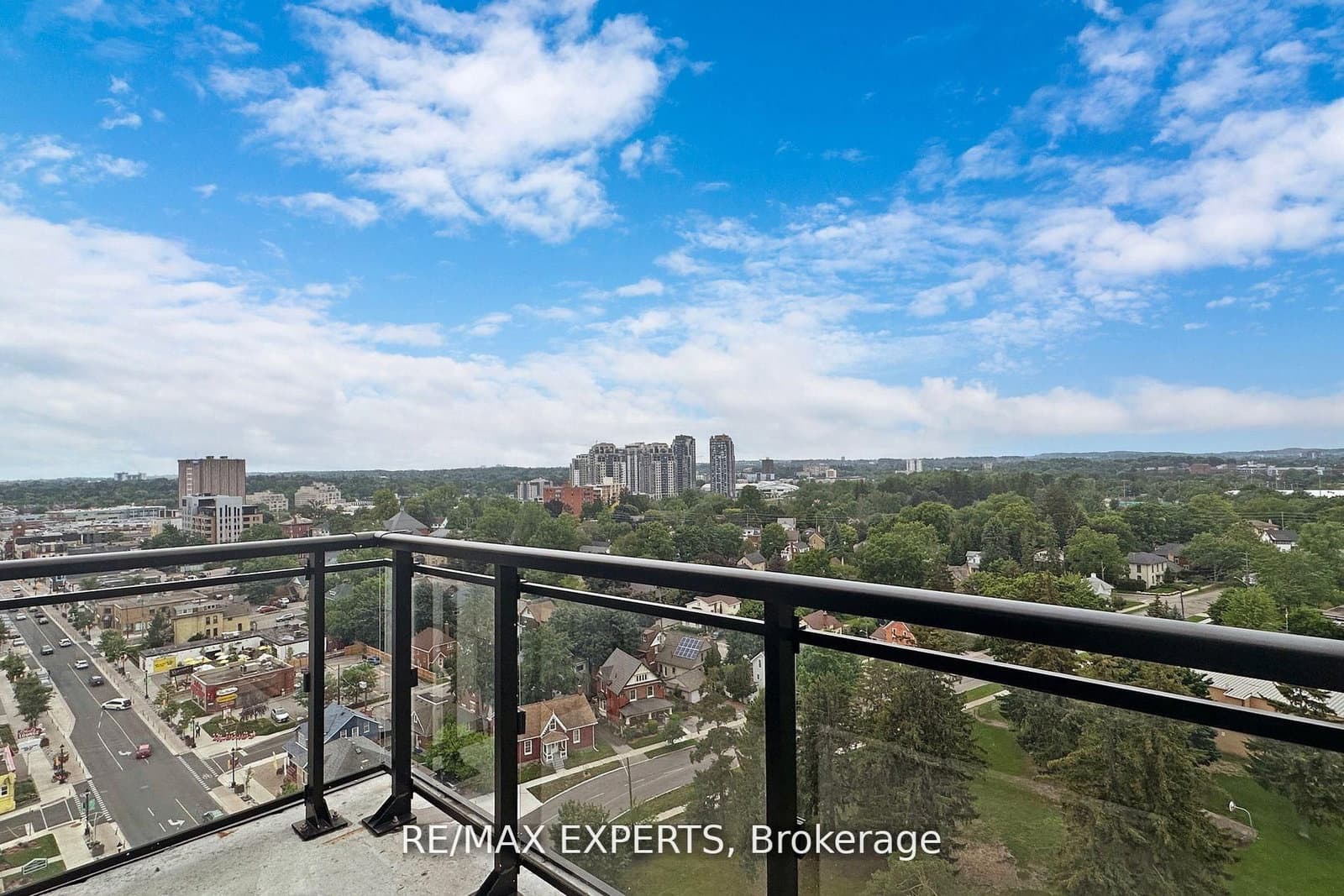 128 King Street N, Unit 1604 thumbnail 33
