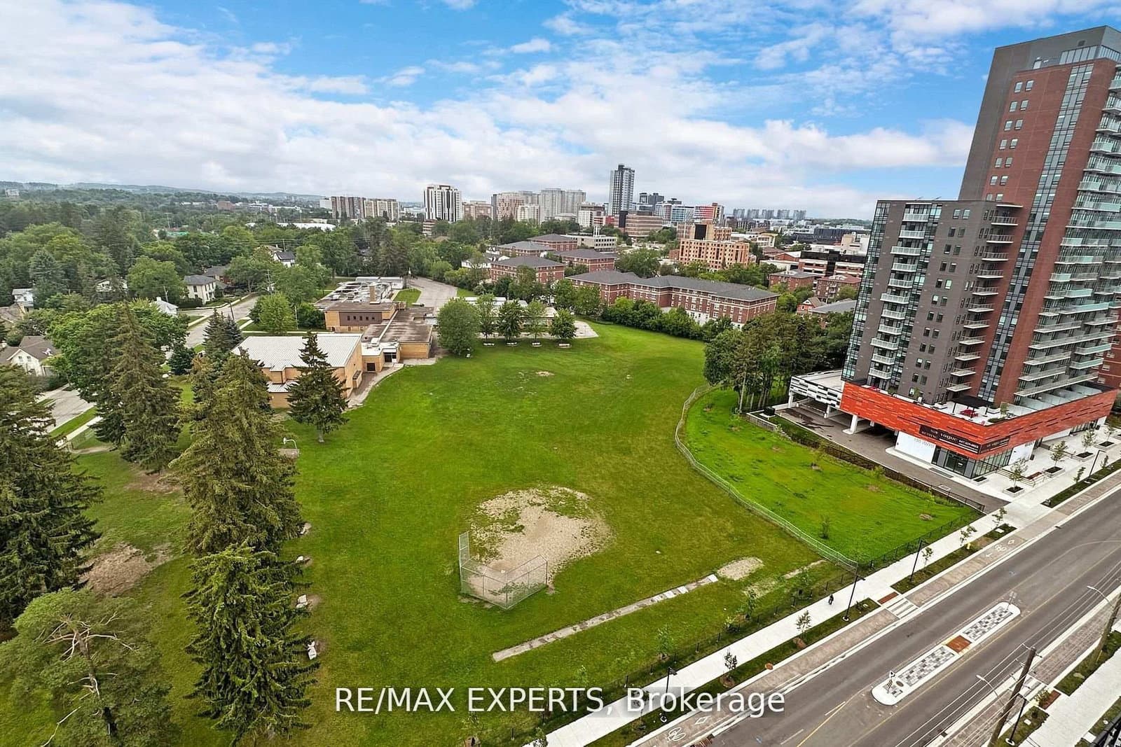 128 King Street N, Unit 1604 thumbnail 38