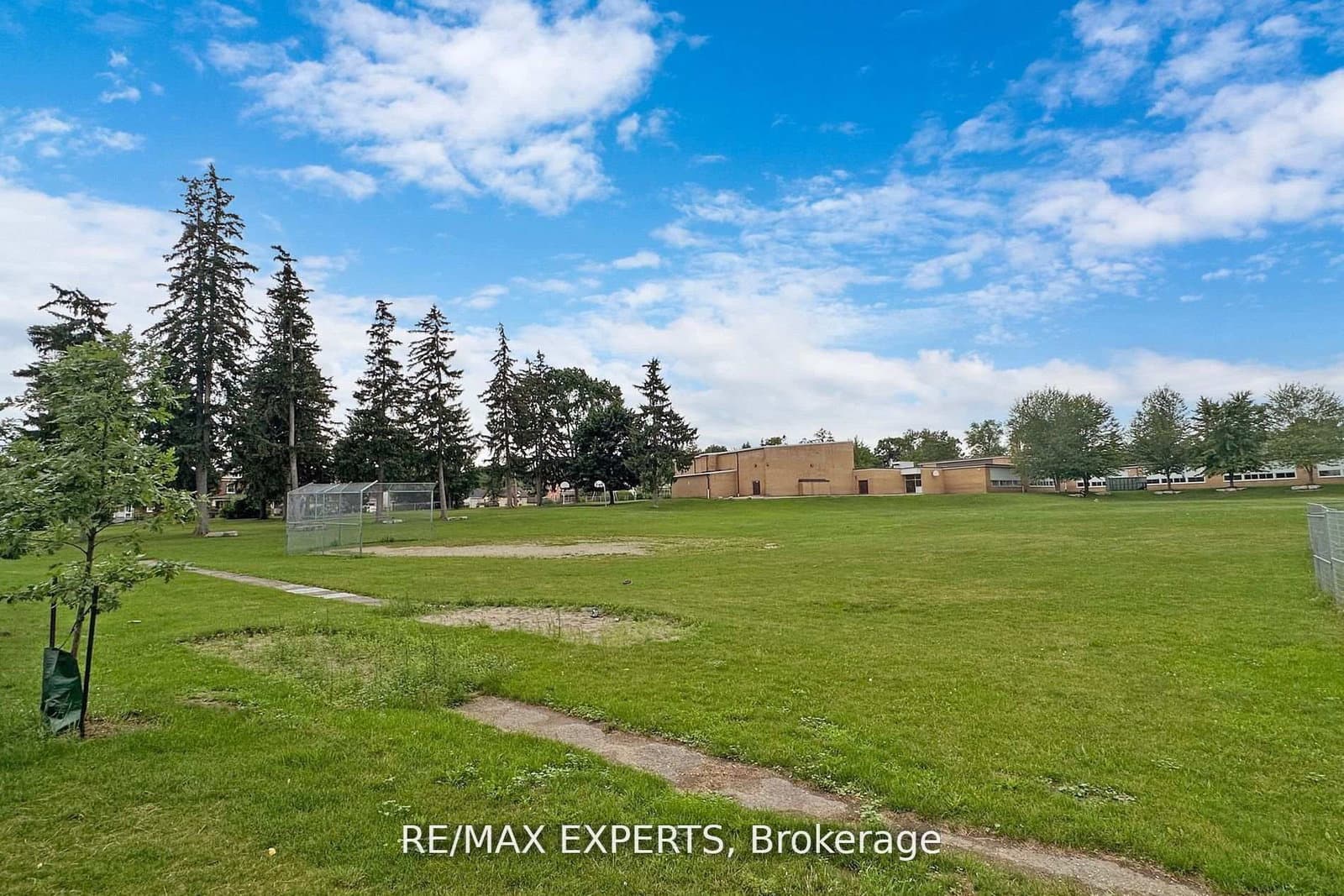 128 King Street N, Unit 1604 thumbnail 40