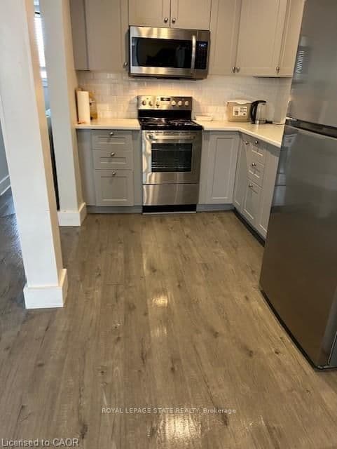 154 James Street S, Unit 3 thumbnail 3