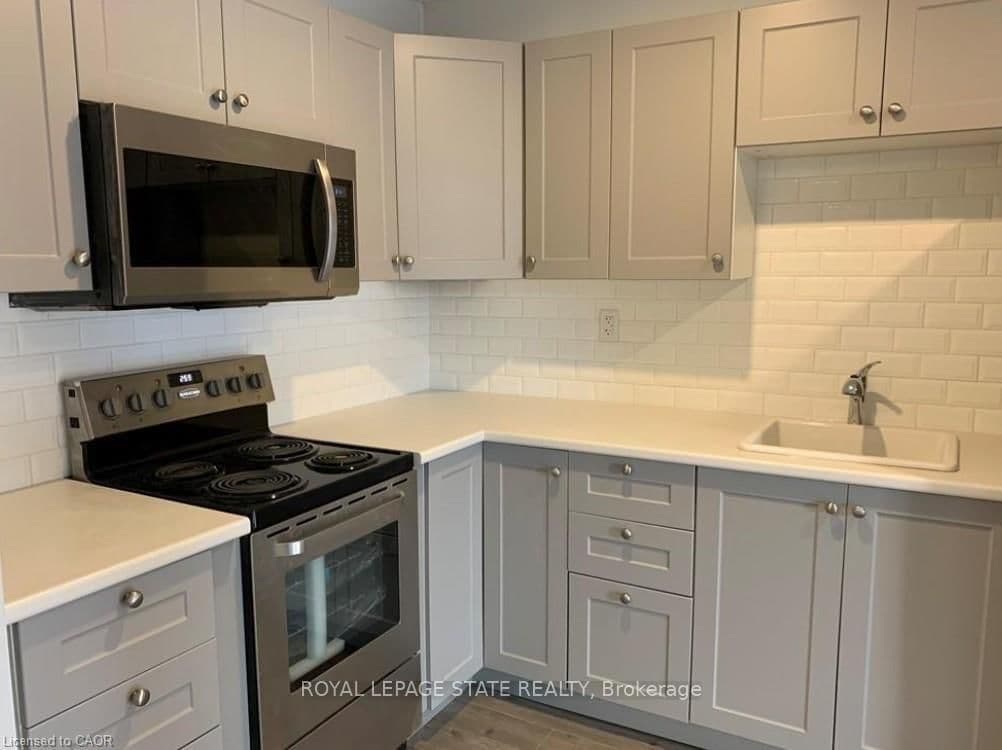 154 James Street S, Unit 3 thumbnail 4