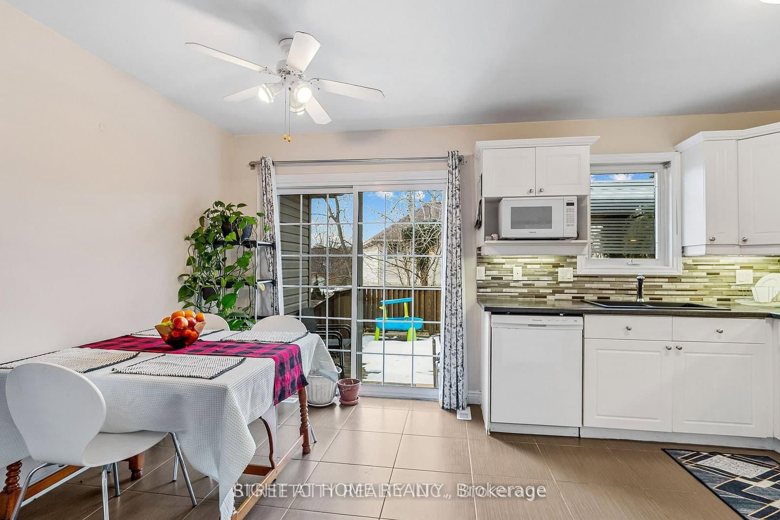 126 Meadowridge Road thumbnail 12