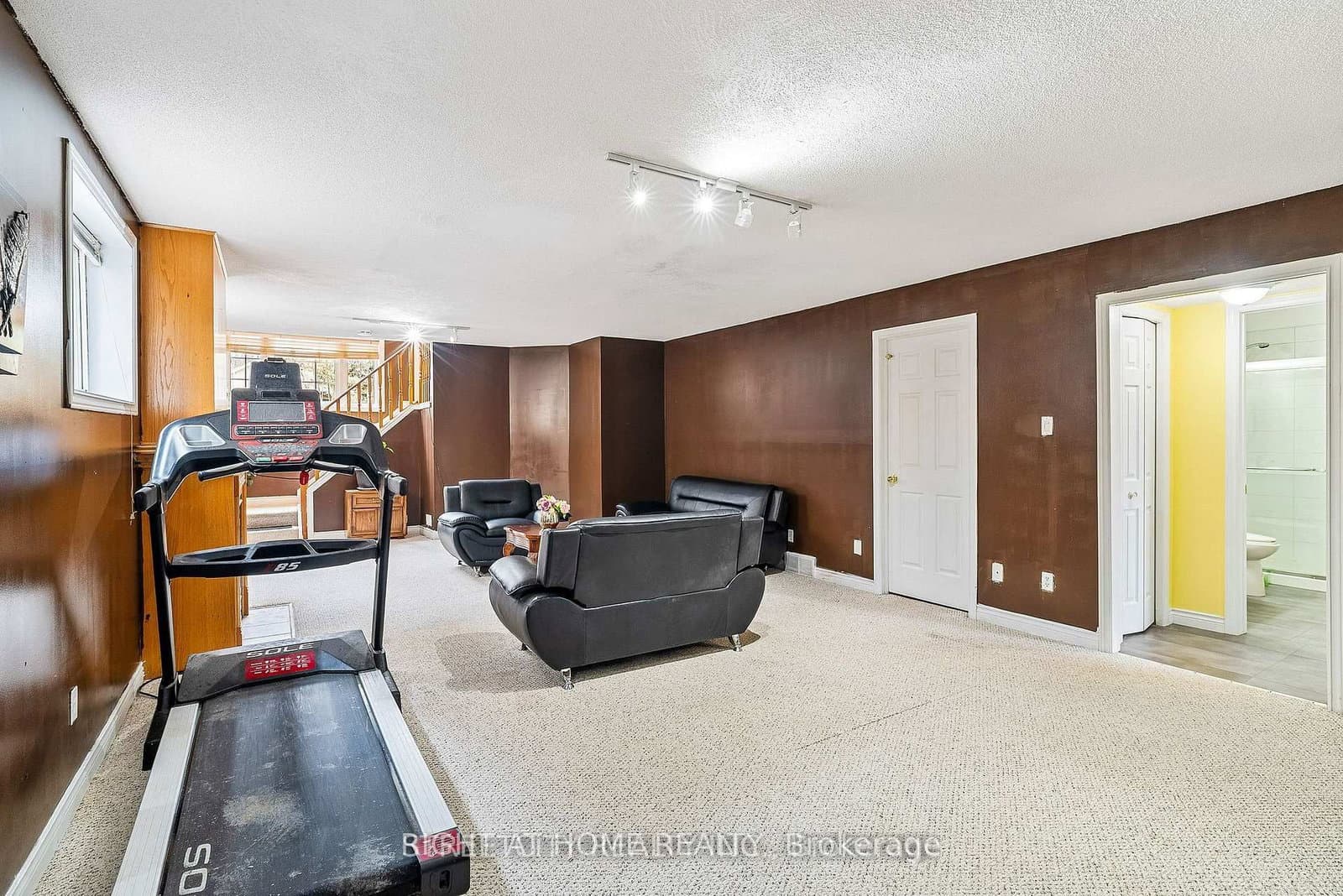 126 Meadowridge Road thumbnail 23