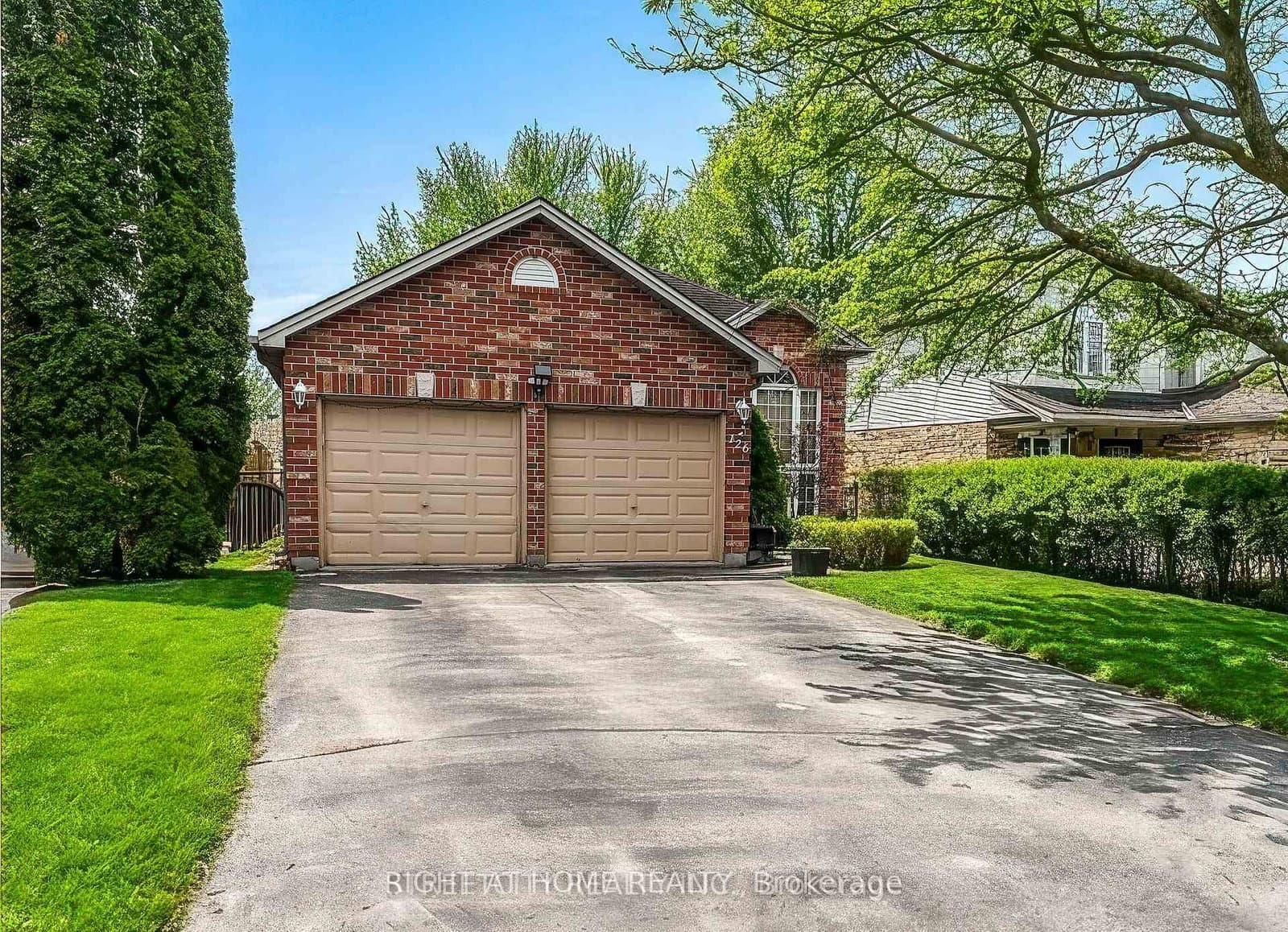 126 Meadowridge Road thumbnail 3