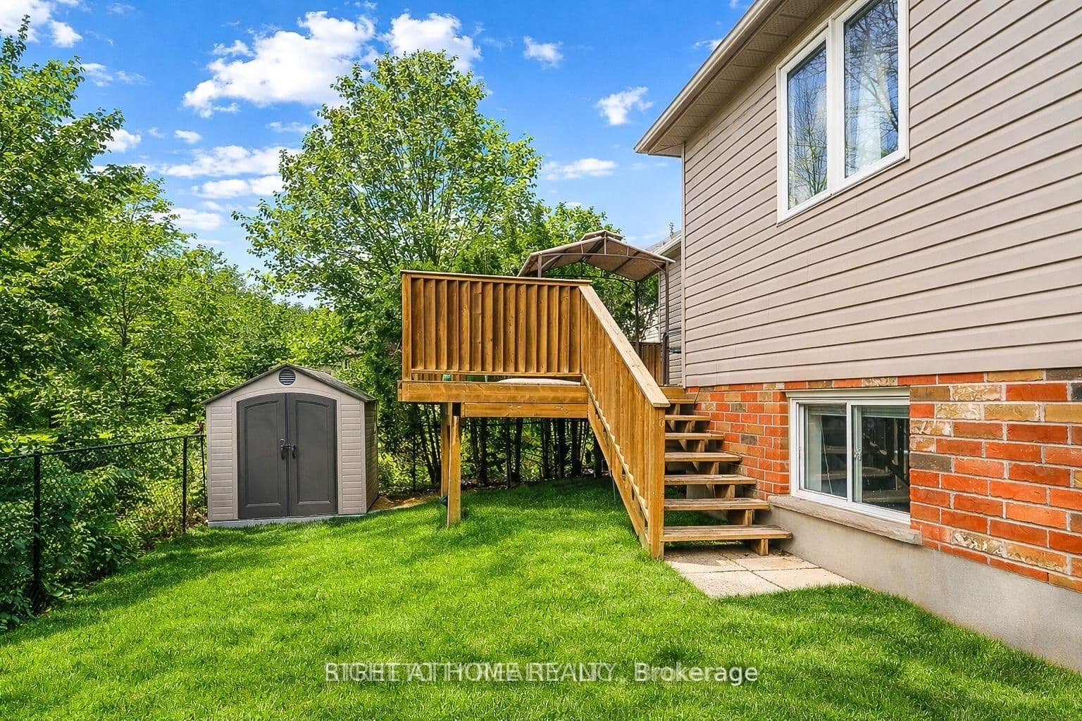 126 Meadowridge Road thumbnail 31