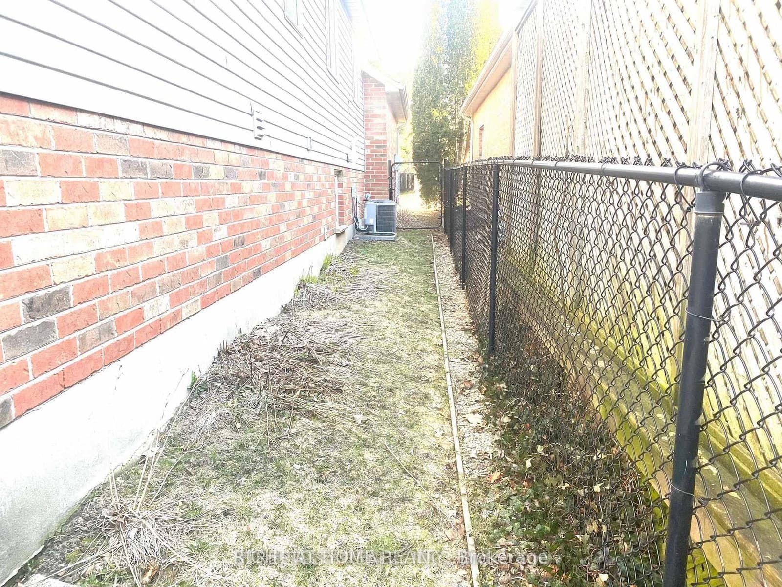 126 Meadowridge Road thumbnail 32