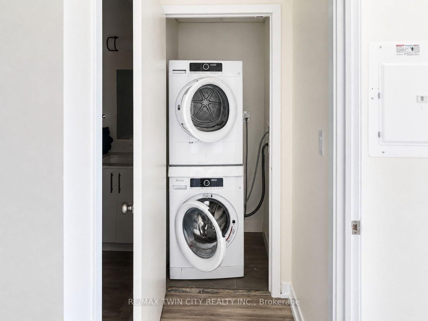 128 King Street, Unit 1505 thumbnail 14