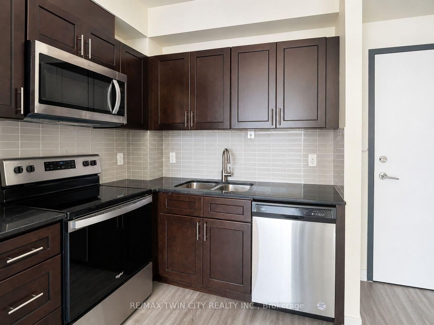128 King Street, Unit 1505 thumbnail 7