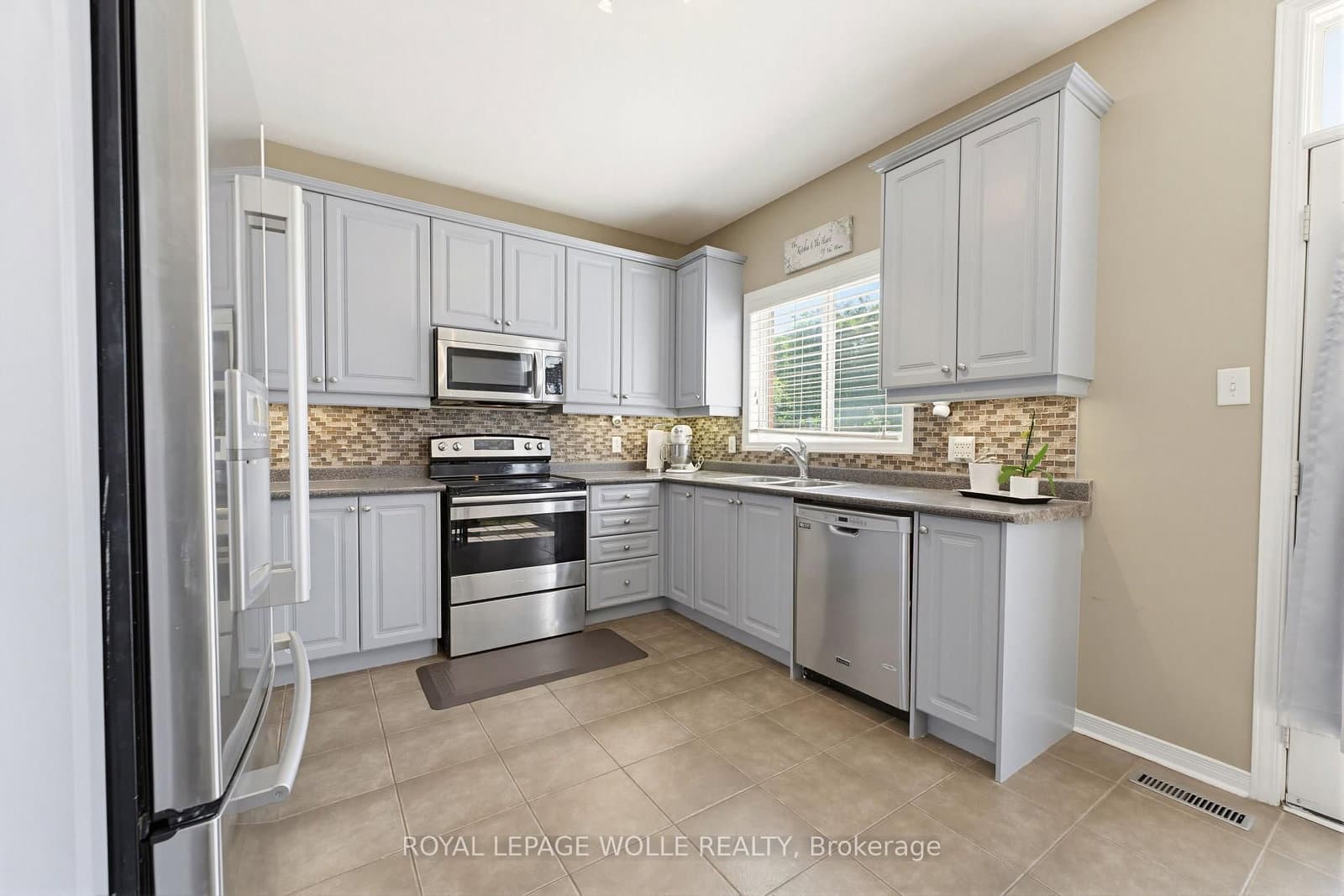 359 Pine Valley Drive thumbnail 13