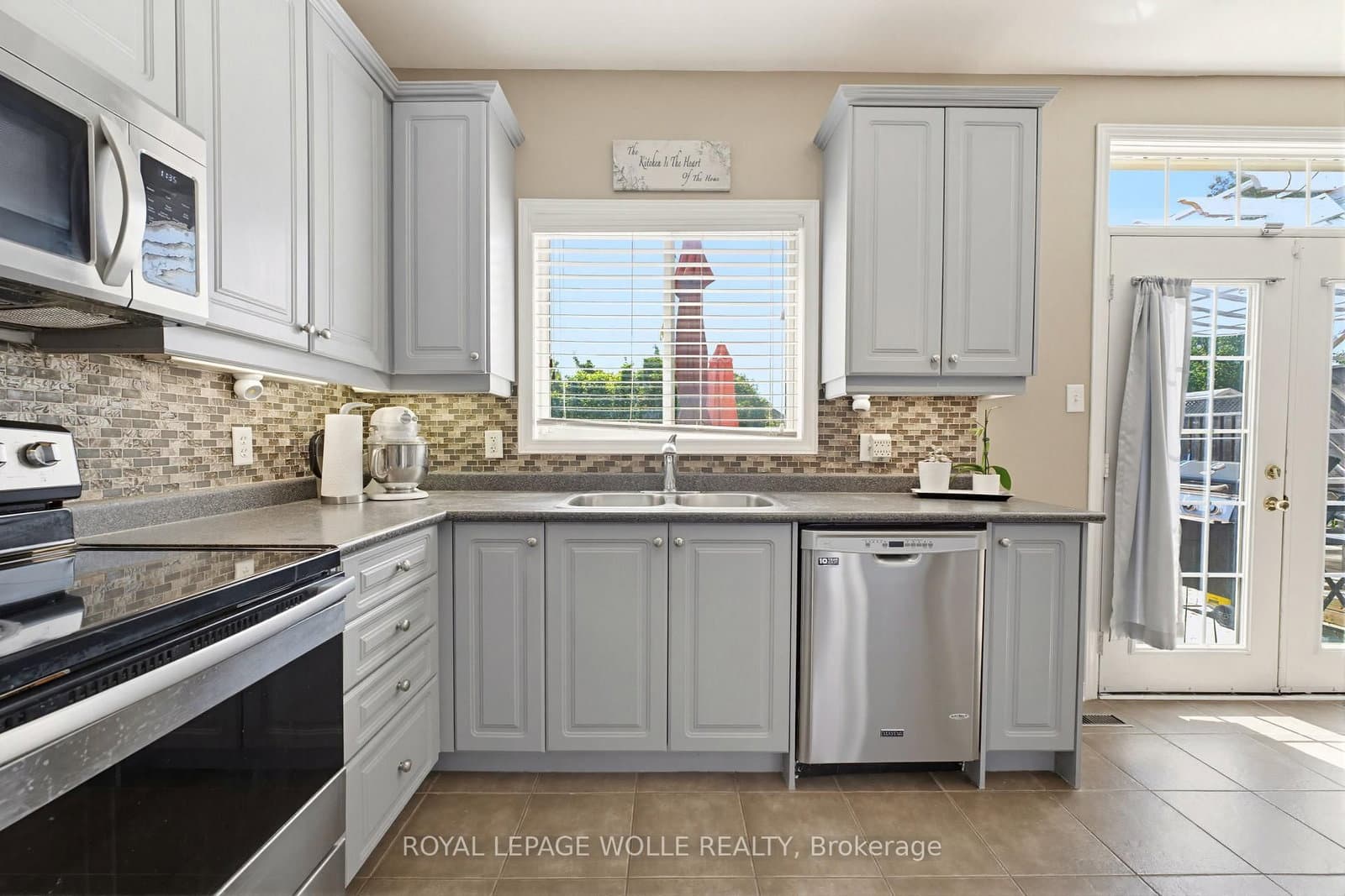359 Pine Valley Drive thumbnail 15