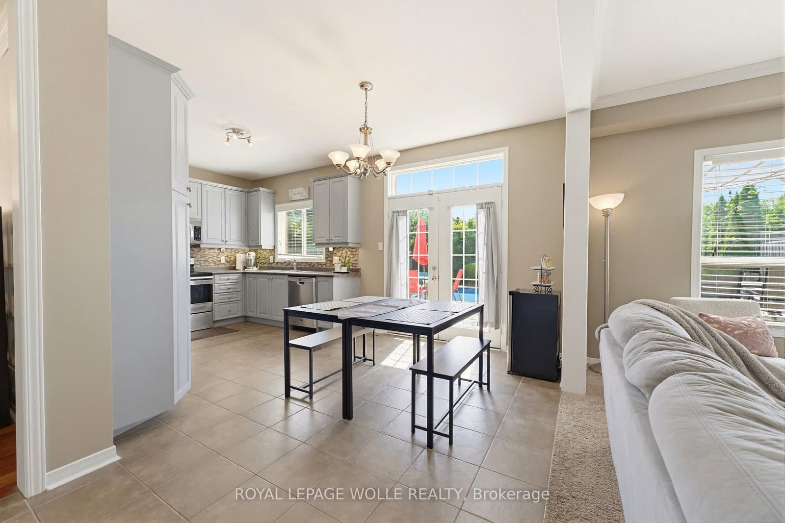 359 Pine Valley Drive thumbnail 16