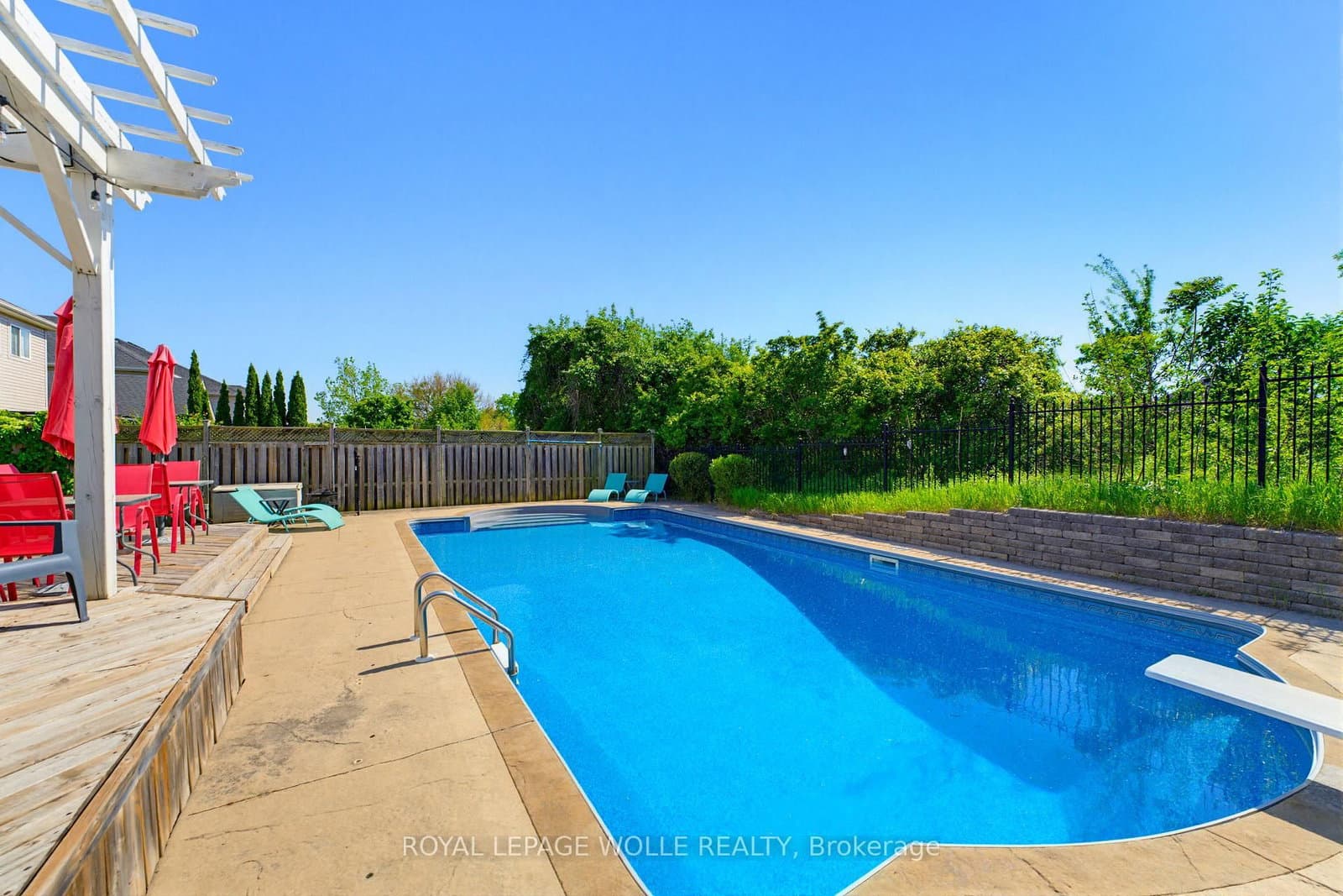 359 Pine Valley Drive thumbnail 41