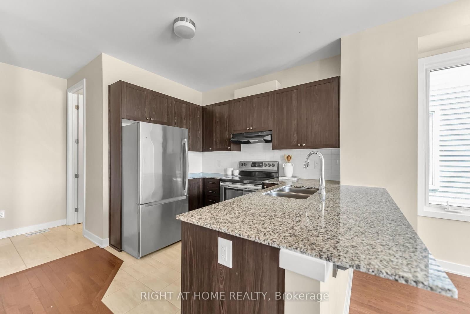 6319 Perth Street thumbnail 11