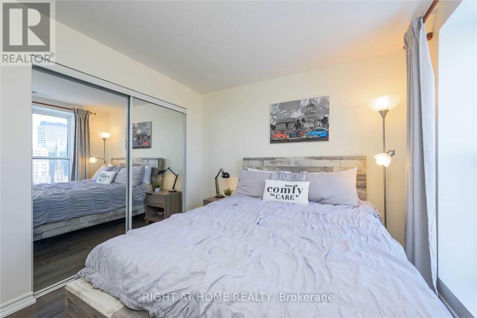 135 James Street S, Unit 1102 thumbnail 10