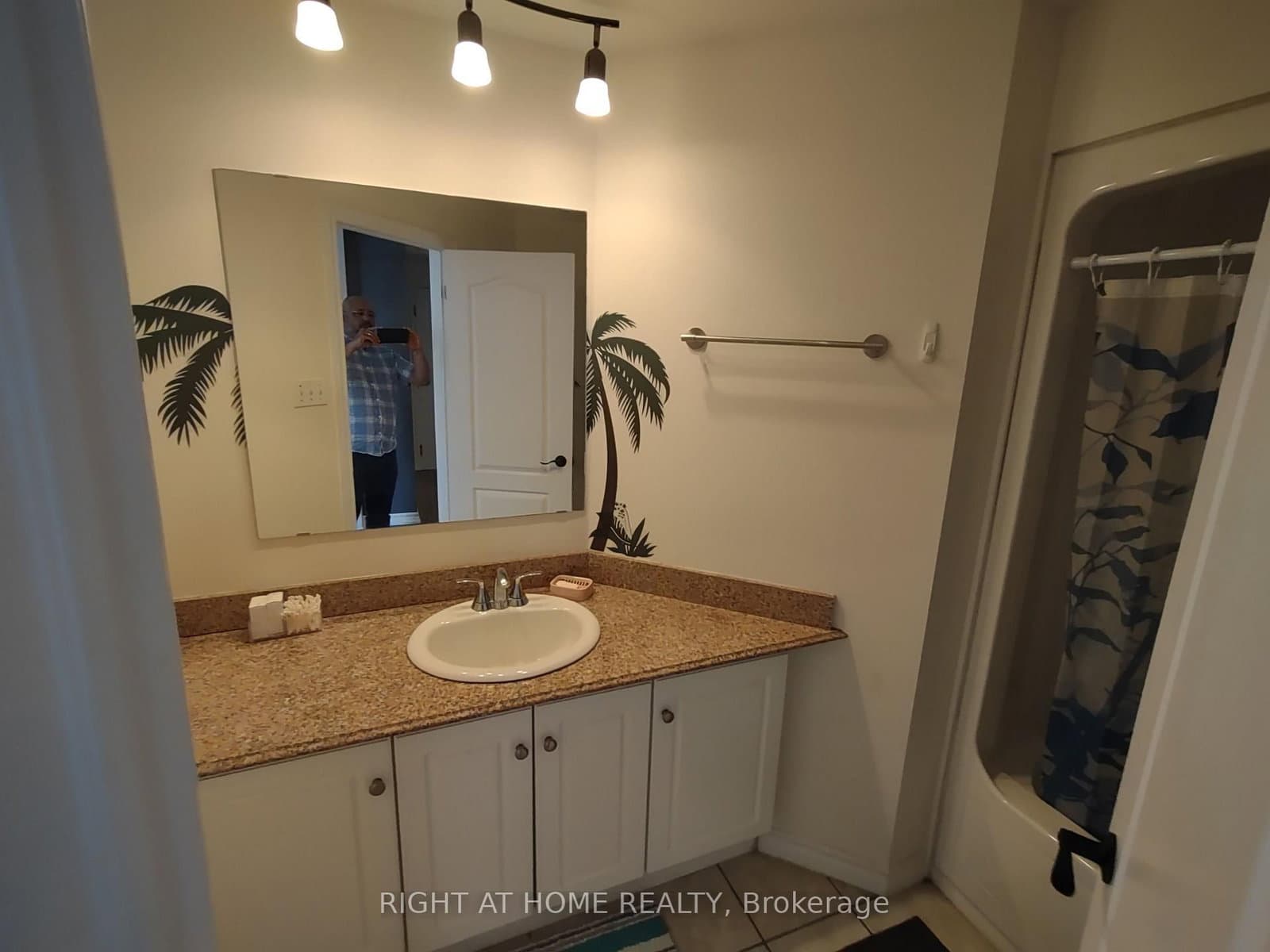 135 James Street S, Unit 1102 thumbnail 11