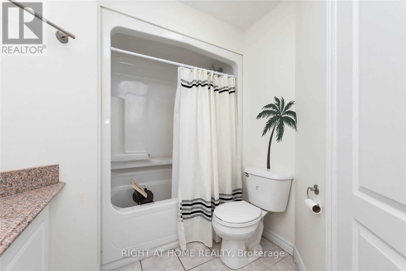 135 James Street S, Unit 1102 thumbnail 14
