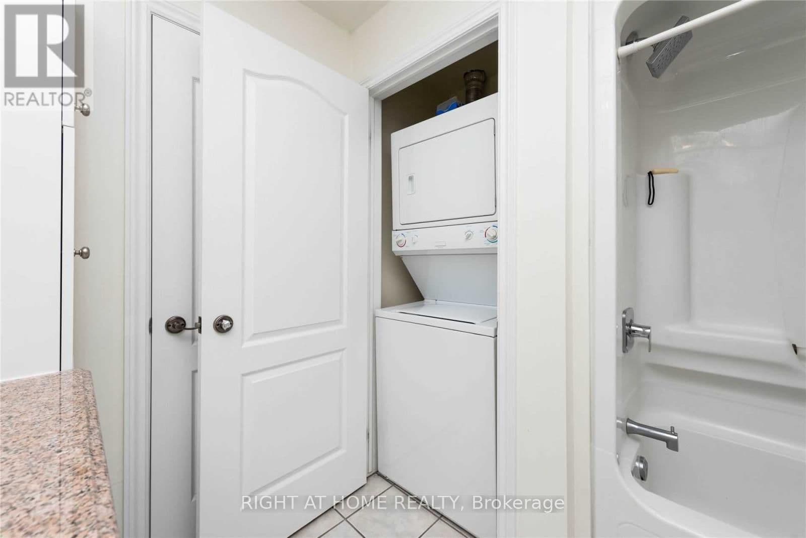 135 James Street S, Unit 1102 thumbnail 16